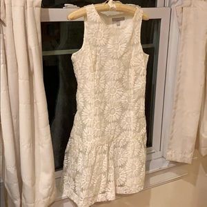 Dress with flower embroidery